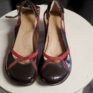 J-41 Adventure On Brown Shoes 6.5